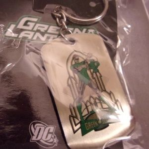 Nwts green lantern keychain. table